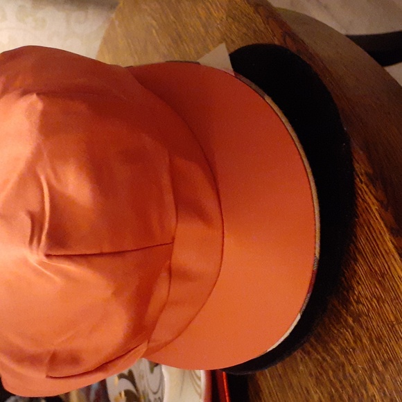 BURBERRY CAP PINK/ BURBERRY NOVA TRIM SIZE M NWT - Picture 2 of 10